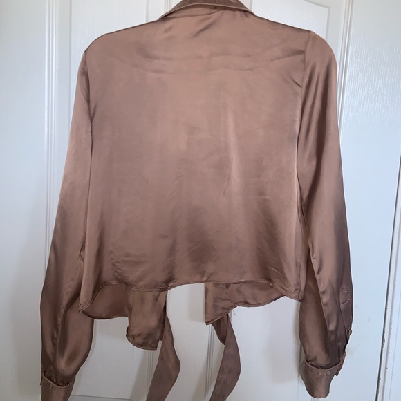 Wilfred Aritzia Long Sleeve Tan Blouse with Tie-up Knot - Picture 9 of 9